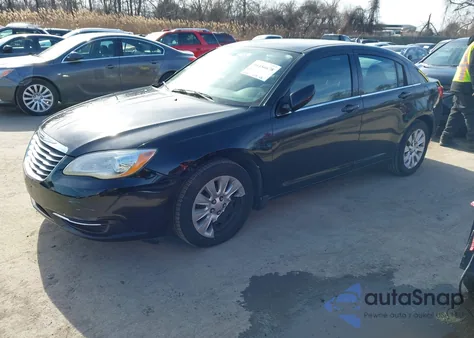 2013 Chrysler 200 Lx z USA, uszkodzony, nr VIN 1C3CCBAB7DN641479